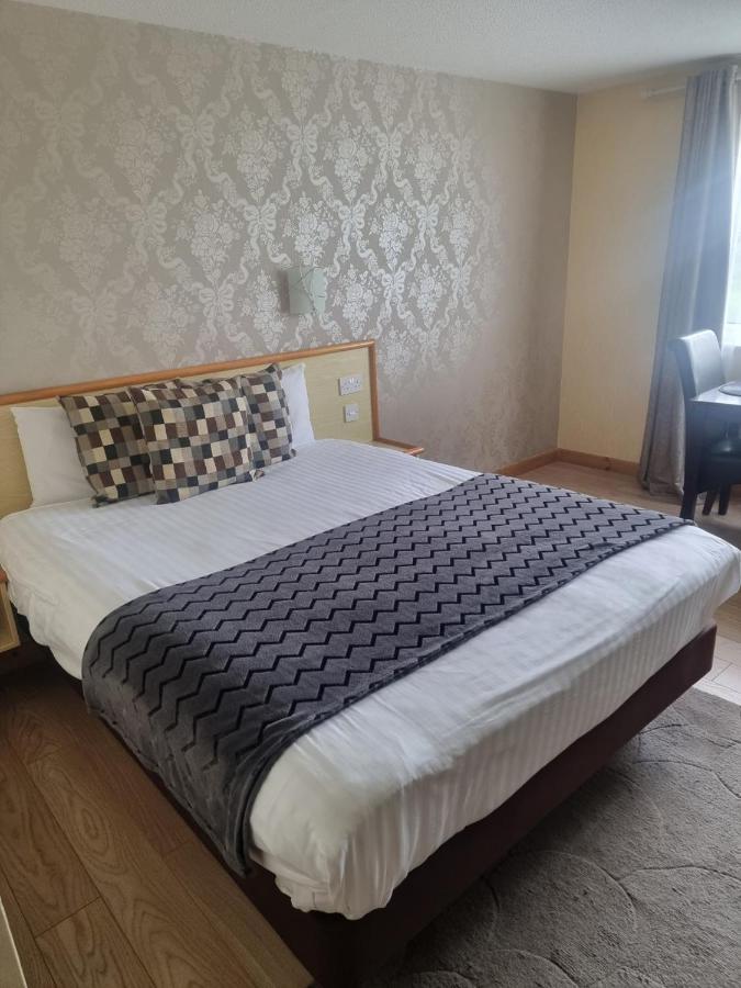 Travel Plaza Hotel Desborough Экстерьер фото